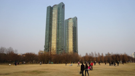 갤러리아포레 전체 가구의 공시가가 정정되는 초유의 사태가 발생했다. 갤러리아포레 전경.<연합뉴스>